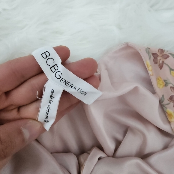 BCBGeration Wrap Floral Dress size xsmall. Good preowned condition. - Picture 8 of 8